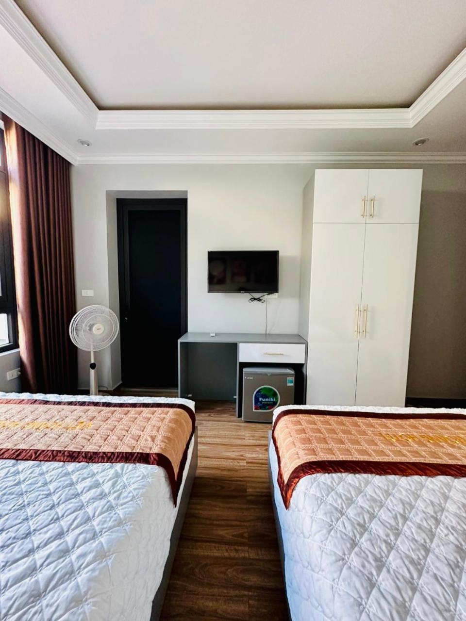 Viet Hoang Hotel Ha Long Exterior photo