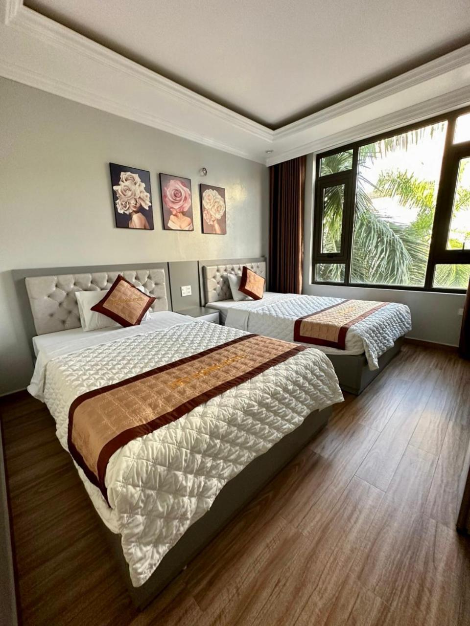 Viet Hoang Hotel Ha Long Exterior photo