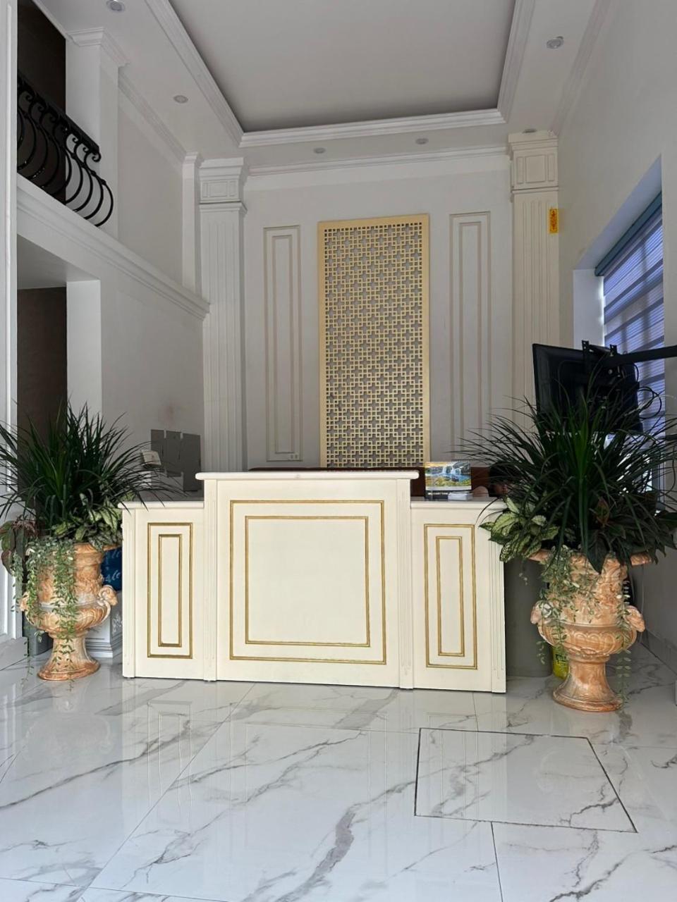Viet Hoang Hotel Ha Long Exterior photo