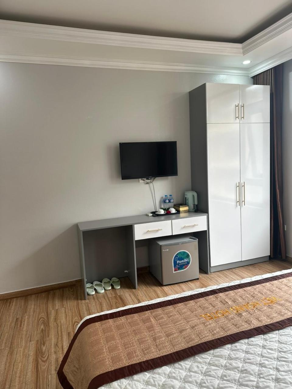 Viet Hoang Hotel Ha Long Exterior photo