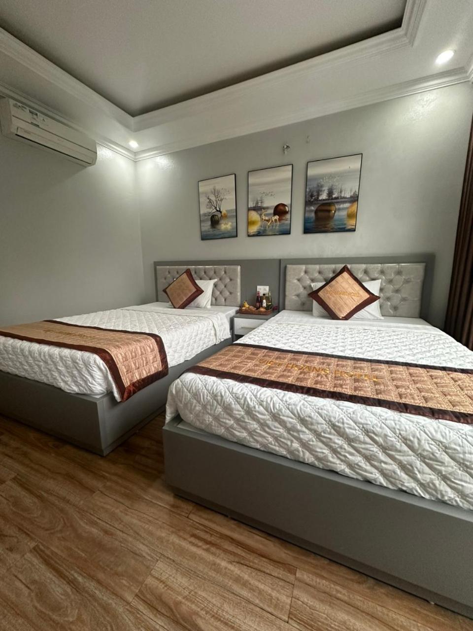 Viet Hoang Hotel Ha Long Exterior photo